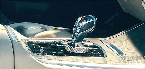 豪华大气又能跑 全新宝马X7向谁下战书？！