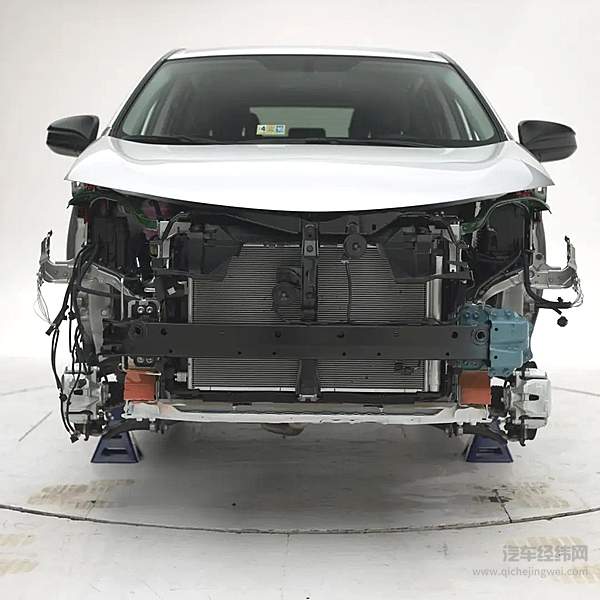 大牌车型频繁栽倒25%小偏置碰撞 为什么还是拿不出解决方案？