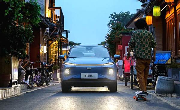 坚持性价比路线 几何E能与比亚迪海豚一较高下？