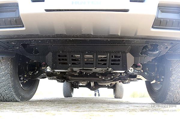 驾驶TA会上瘾 高端悍途皮卡的霸气和高性能很具“攻击性”