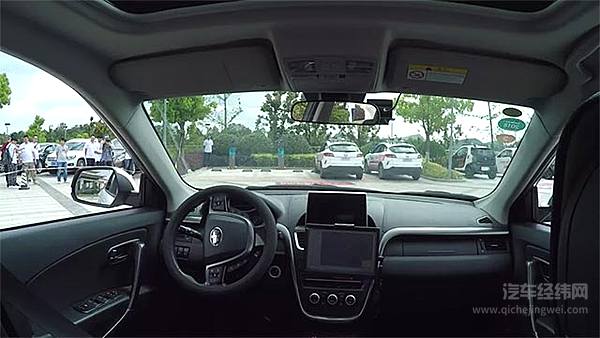 奔腾X80智能驾驶首秀，距无人驾驶时代仅一步之遥