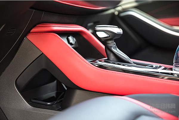 江淮乘用车3.0时代首款小型SUV嘉悦X4正式上市 6.28万元起售！