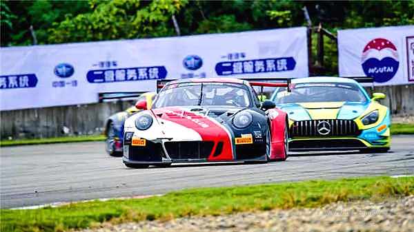 在多弯起伏的赛道上比拼，奥迪、保时捷、兰博基尼哪辆最强？