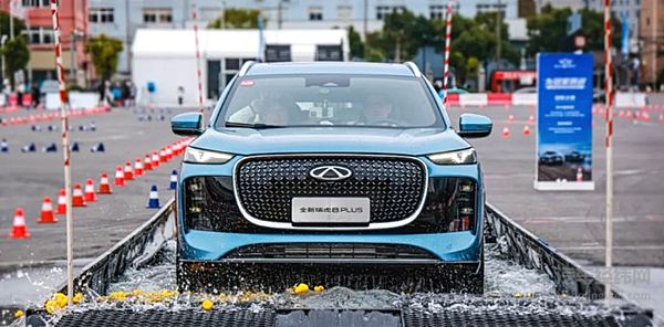 勇往直前 震撼入“沪”！全新瑞虎8PLUS以冠军实力征服又一城