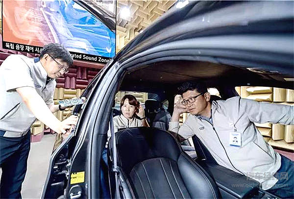 一辆汽车，四套音响，看看巨头们如何让汽车变得更好玩