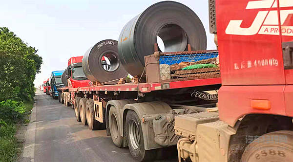 运输人王玉磊：选择解放青汽JH6作为好“搭档” 钢卷运输也可安全省油兼得