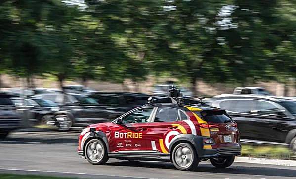 牵手15个月后奔驰宝马暂停自动驾驶合作 时机不成熟！