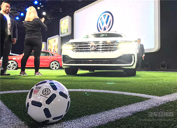 都说底特律车展凉，我带你看看到底有多凉