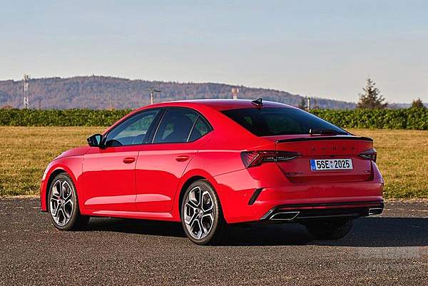 身出名门的明锐RS要帅出自己的趣味