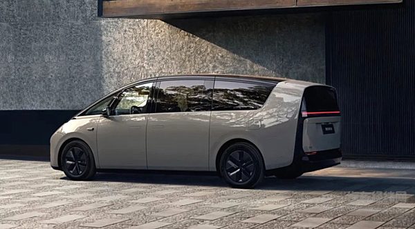 理想MEGA两款全新颜色来了！