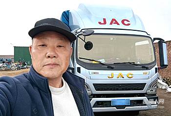 江淮領(lǐng)跑L9，就像一位沉默卻可靠的戰(zhàn)友，用強(qiáng)勁動(dòng)力推平前路的陡坡，用磐石般的底盤(pán)托舉起生活的重?fù)?dān)，用舒適的座艙溫暖著疲憊的身心。在這個(gè)屬于奮斗者的春天里，文師傅和他的領(lǐng)跑L9，正穩(wěn)穩(wěn)地駛向充滿(mǎn)希望的下一站。