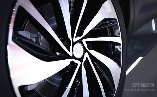 红旗HS7填补C级SUV市场空白 国民车改走年轻范儿！