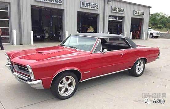 不只Mojito  周杰伦的很多MV都是一场车展