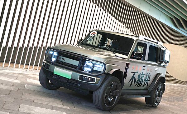 从机甲美学到玩家改装！钛3与iCAR V23谁是更好的方盒子？