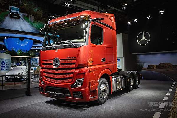 戴姆勒携前沿产品技术亮相中国国际进口博览会