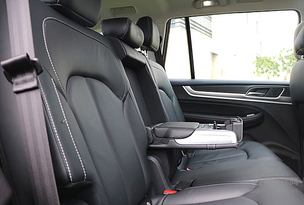 上汽荣威RX8让2018世界杯开幕的那一天很有感觉