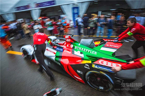 “Formula-E不就是一堆正在甩干的洗衣机在大街上跑？”…… “真香”