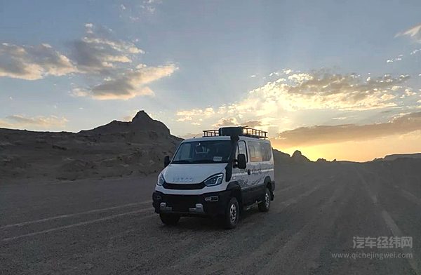 全时四驱+三把锁 让欧霸·山海在戈壁滩上跳探戈