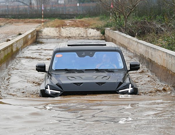东风汽车猛士917获国内首张越野性能认证证书
