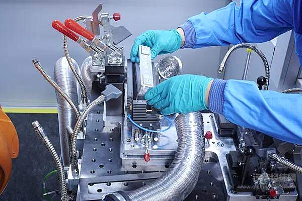 “简明扼要”的宝马董事长齐普策