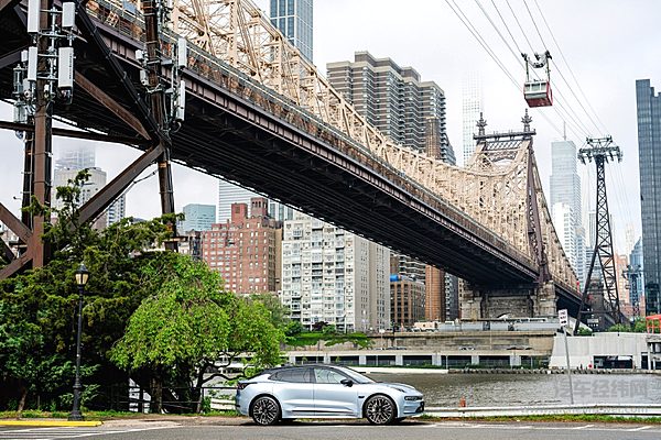 纯电中大型轿车二选一 极氪001靠什么赢过阿维塔12？