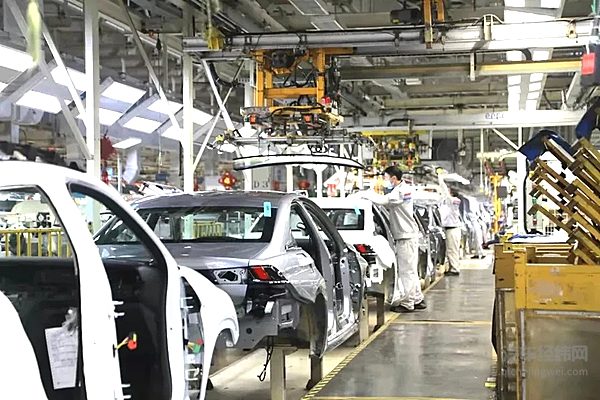 神龙汽车工厂，图片来源：神龙汽车