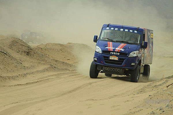 南京依维柯水陆通吃 实乃出行利器！