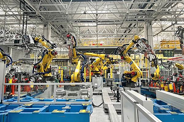 携经典番号闪耀回归 新哈弗H5首批量产车下线仪式隆重举行