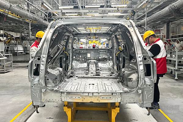 携经典番号闪耀回归 新哈弗H5首批量产车下线仪式隆重举行