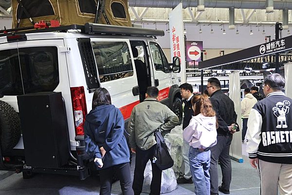2025 GT Show硬核启幕！南京依维柯改装天团同台演绎越野+旅居新方式