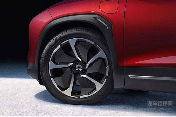 国产高端纯电动SUV二选一 是要低配的蔚来ES6还是高配的岚图FREE？