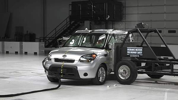 就行业整体情况看，这个级别的车型普遍做不到安全领先