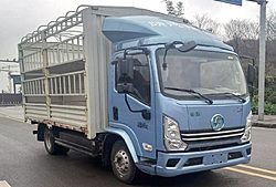陜汽輕卡德藍(lán)Z1 120kw 4X2 4.18米 倉柵式純電動(dòng)輕卡載貨車 (YTQ5042CCYJEEV3311)100.27kwh