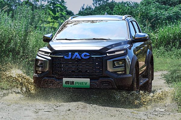 混动皮卡新选择！江淮悍途PHEV助力事业生活双丰收