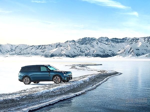 插混与增程的对决 深蓝S09与领克900谁更有性价比？