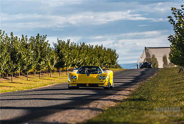 开着帕加尼环南太平洋 看一眼都是赚到了！