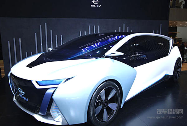 突破科技，长江汽车C级概念车惊艳亮相北京车展