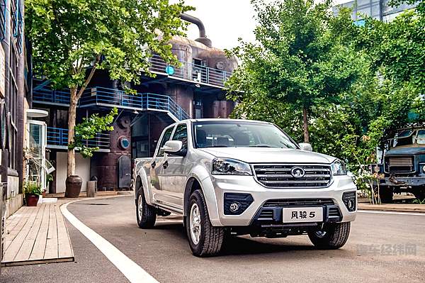 长城皮卡风骏5发布两款新车型 柴油国六两驱及四驱车型价格区间8.48万元-9.78万