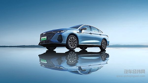 A级插混车二选一 奇瑞风云A8与秦PLUS DM-i谁更胜一筹？