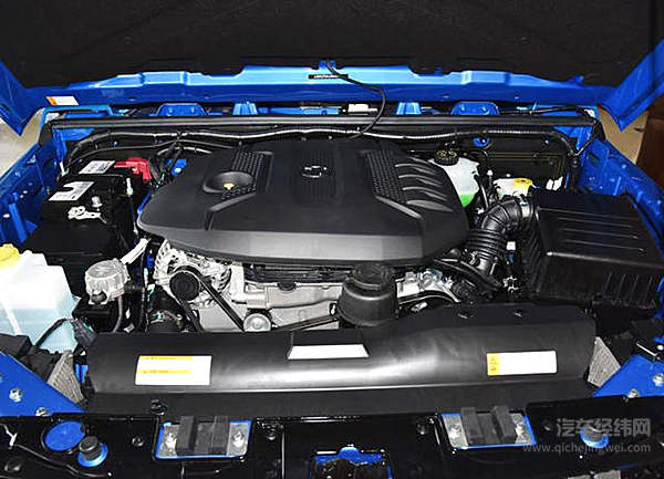 贴上专属标签的北京BJ40 Plus环塔冠军版让“儿子娃娃”们见识一下！