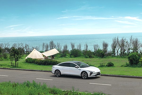 “7”系对决 40多万预算 选智己L7还是蔚来ET7？