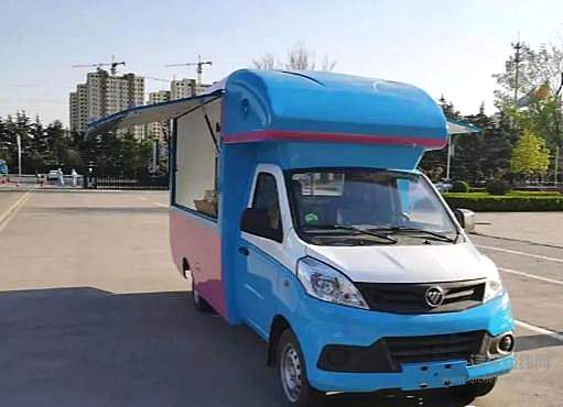 地摊经济走红 看似零门槛但其实也有专业要求！