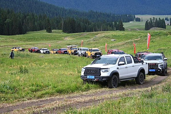 循李娟笔迹，驭悍途PHEV闯阿勒泰：在“神的自留地”书写越野新章