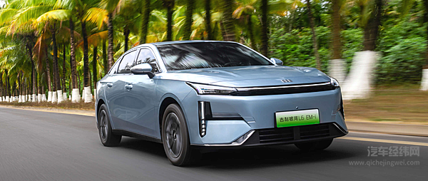 家用新能源之选 五菱星光和吉利银河L6 EM-i谁更胜一筹？