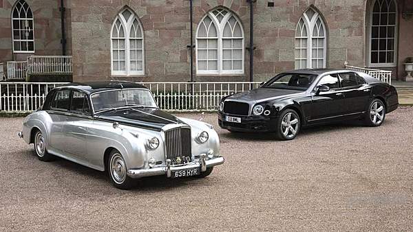 当我们迎来越来越多的6缸混动超跑时 谁杀死了V8 