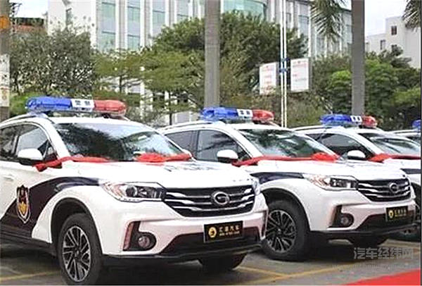 中国警车“大换血”，清一色国产车，简直不要太霸气！