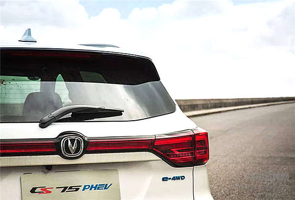 长安CS75 PHEV魔都现身 老船厂无需wait wait wait！