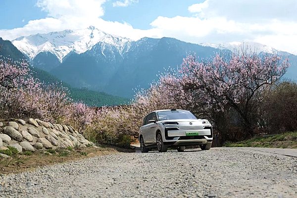 三电机车型对决 腾势N9和领克900谁是真旗舰？