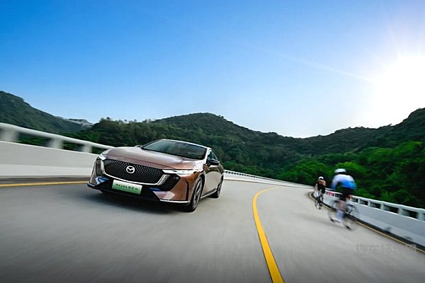 街道才是我的主场和MAZDAEZ-6相约鹏城