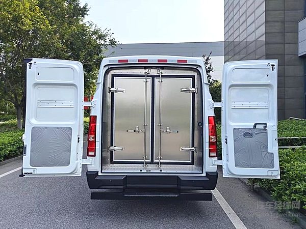 从“妃子笑”到“全民鲜” 依维柯冷藏车的保鲜进化